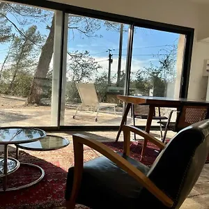 https://au-cabanon.fr-provencehotel.com