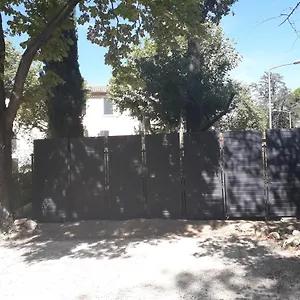 https://33-rue-du-docteur-zamenhof.fr-provencehotel.com